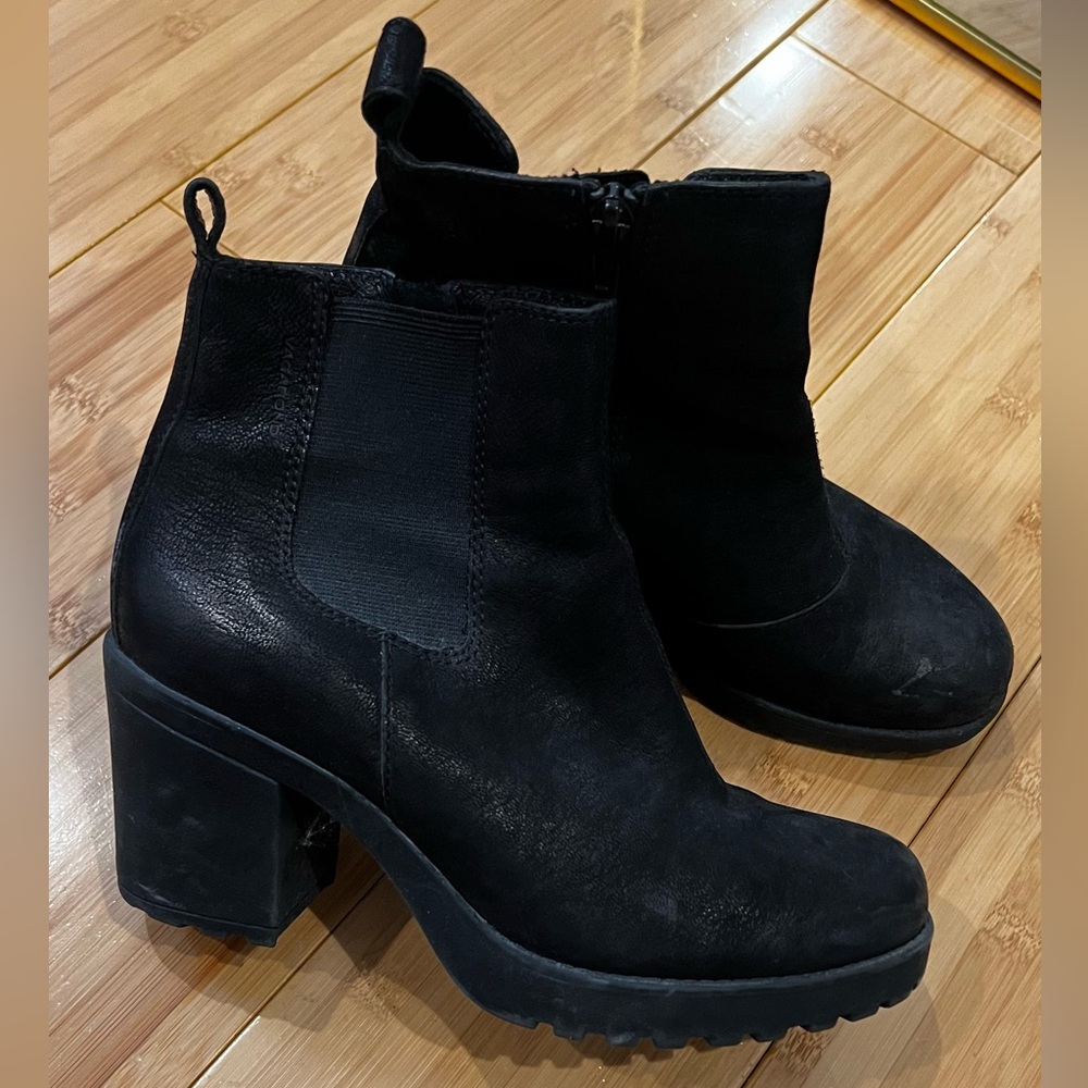 Urban Outfitters Vagabond black booties 7.5